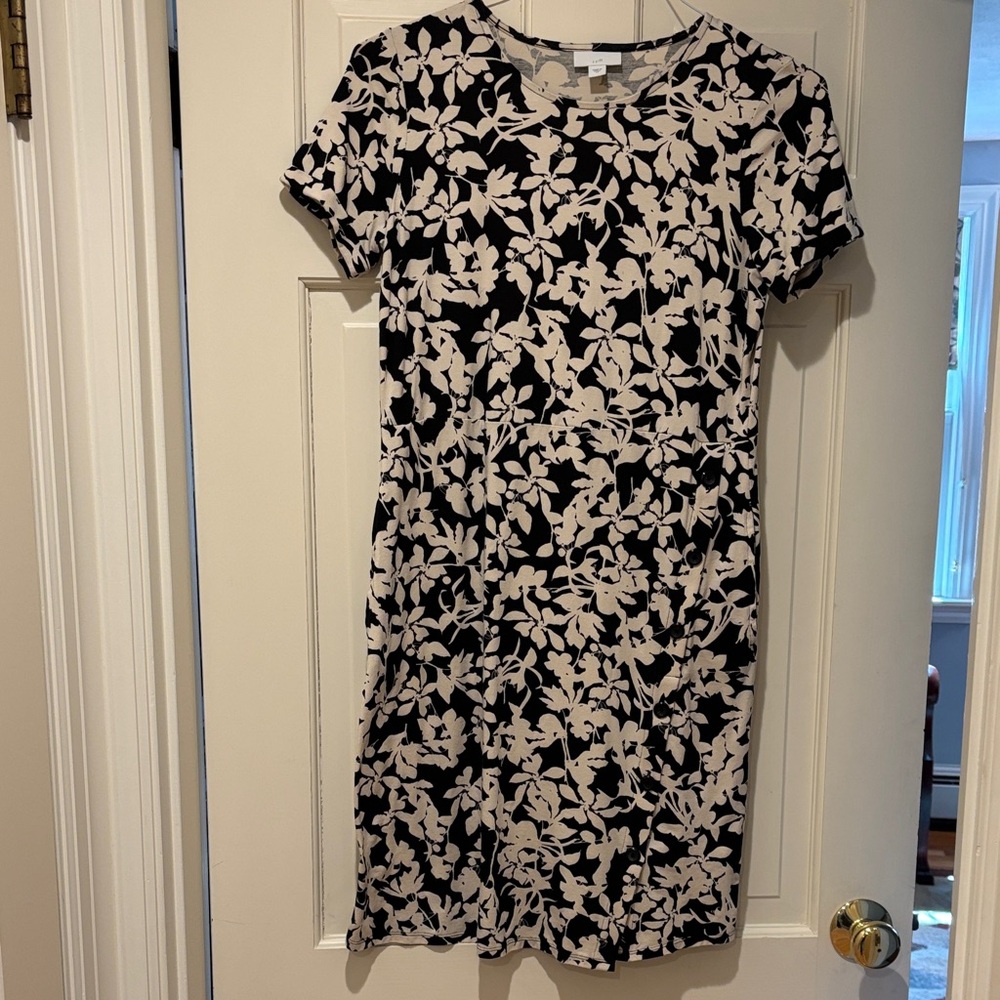 J. Jill Black & Cream Floral Short-Sleeve Mini Dress